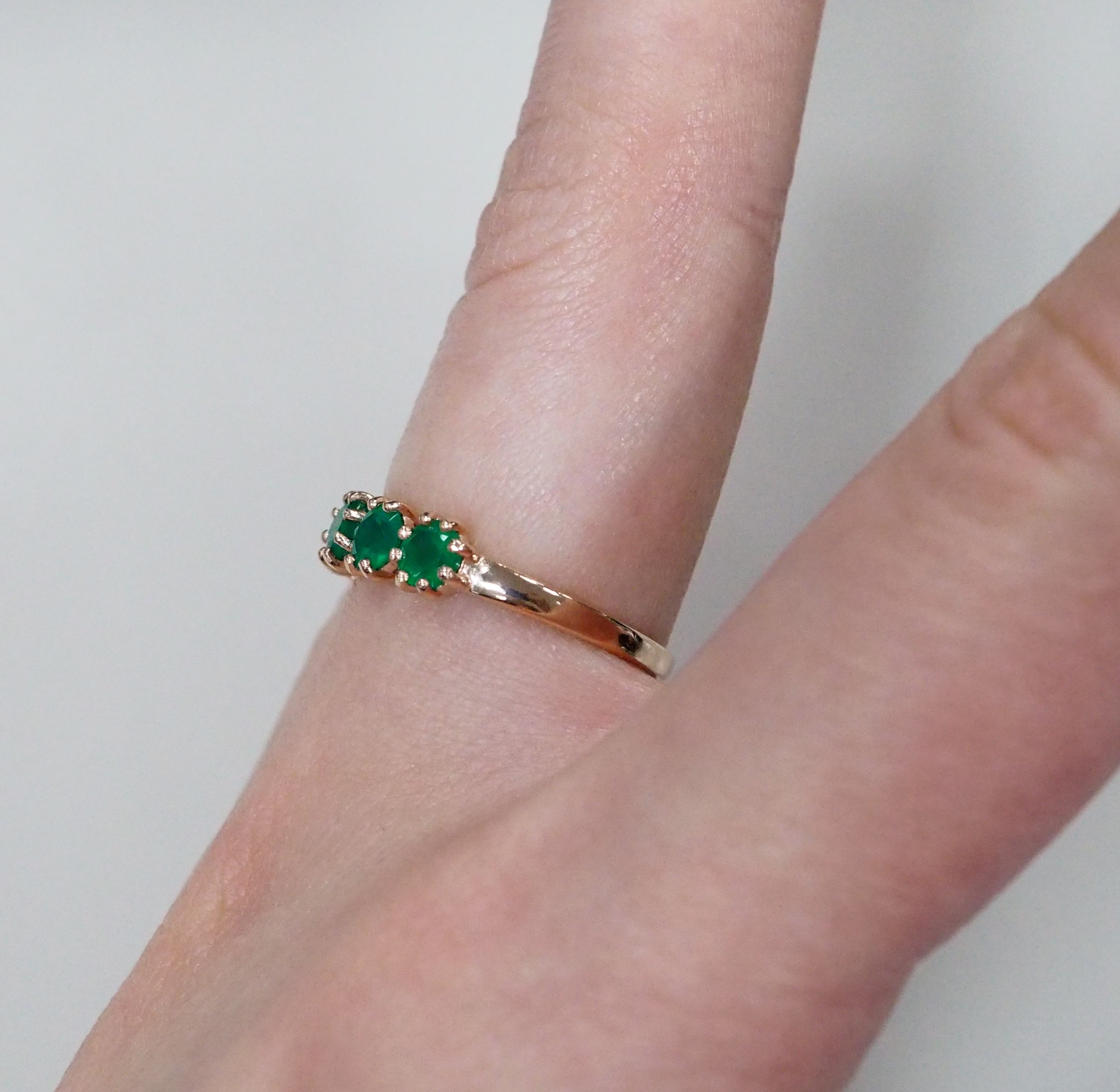 Серебряное кольцо с агатами